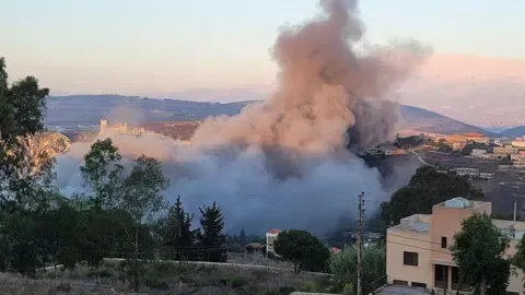 Israeli Airstrikes Hit Southeastern Lebanese Territory