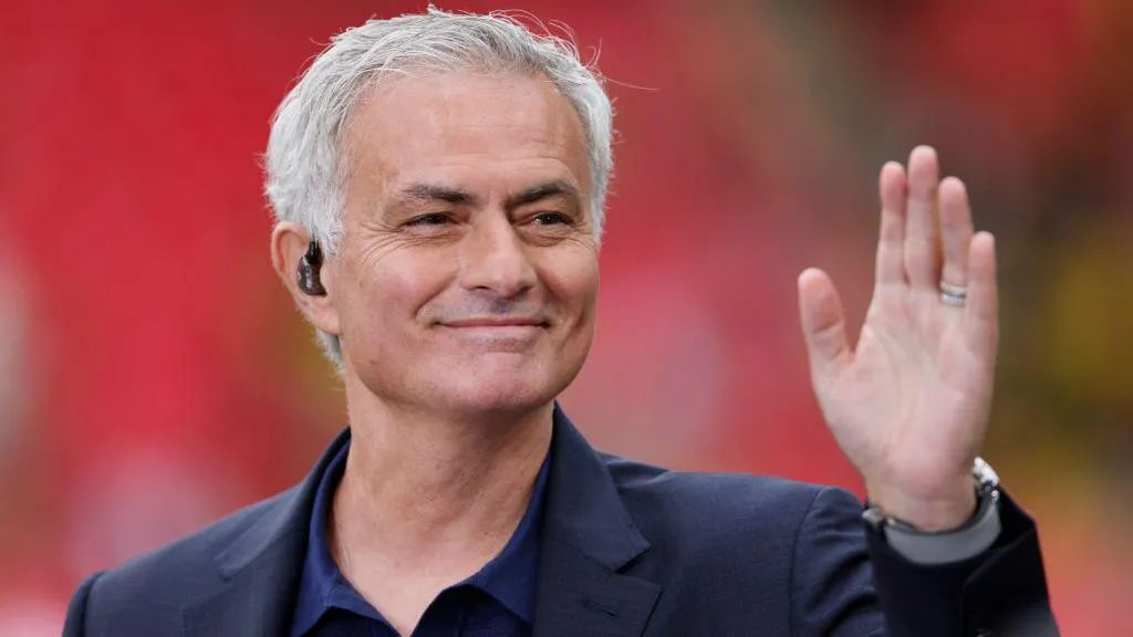 Which person would say no to Benfica? - The Special One arrives for talks
