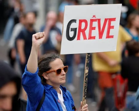 France Bracing for Major Strike Action During Deepening Political Crisis